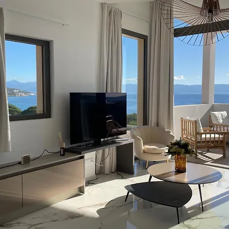 Prestigious 3 Bedroom Waterfront In * 阿雅克肖