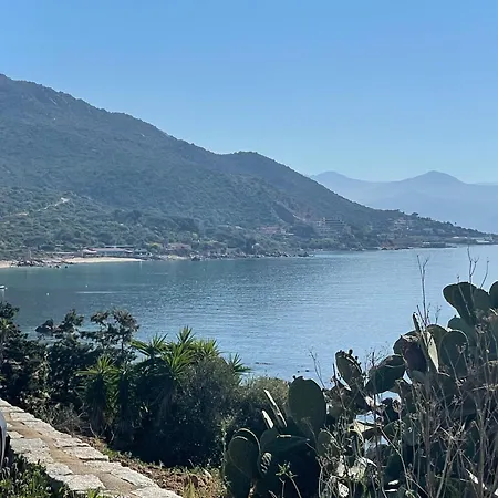 Prestigious 3 Bedroom Waterfront In