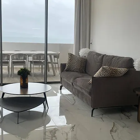 Prestigious 3 Bedroom Waterfront In *